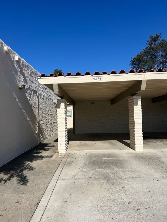 Building Photo - 55+ ONLY community gorgeous ranch style 2BR/2BA home with laundry, parking and community amenities