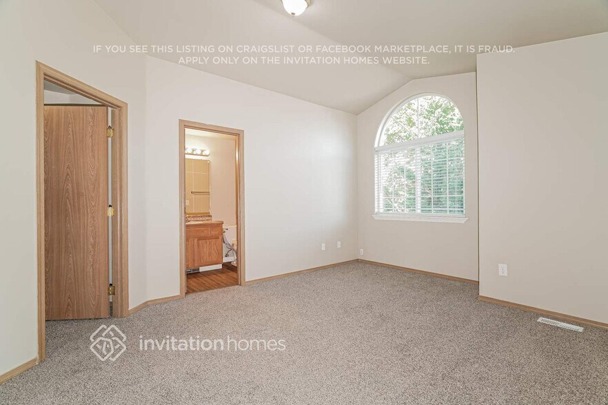 Building Photo - 19318 Valley View Dr