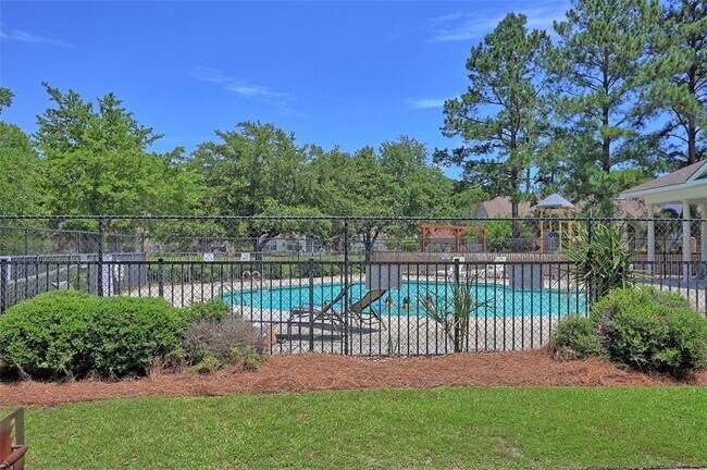 Building Photo - 14 Sandy Pond Ct