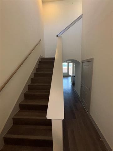 Building Photo - 300 Lucas Ln