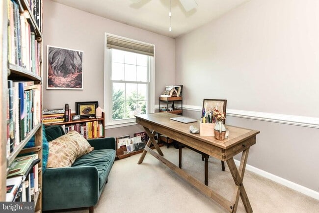 Building Photo - 21820 Leatherleaf Ct