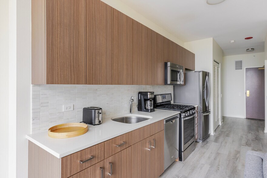 Building Photo - 340 E North Water St