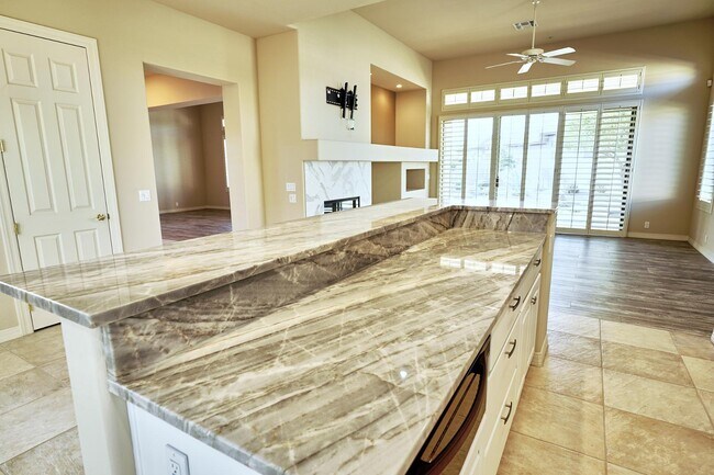 Building Photo - 7298 E Brisa Dr