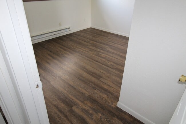 Building Photo - 4831 Darwin Pl