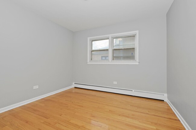 Interior Photo - 10511 S Hale Ave