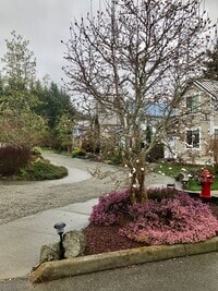 Building Photo - 3 Bedroom Townhouse in Poulsbo