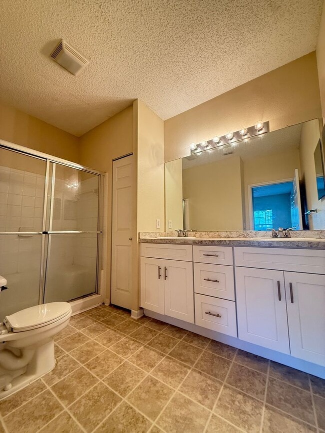 Building Photo - Newly listed 2/2 Condo in the heart of San...