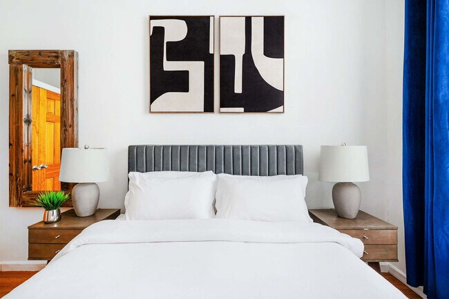 Building Photo - 240 E 26th St