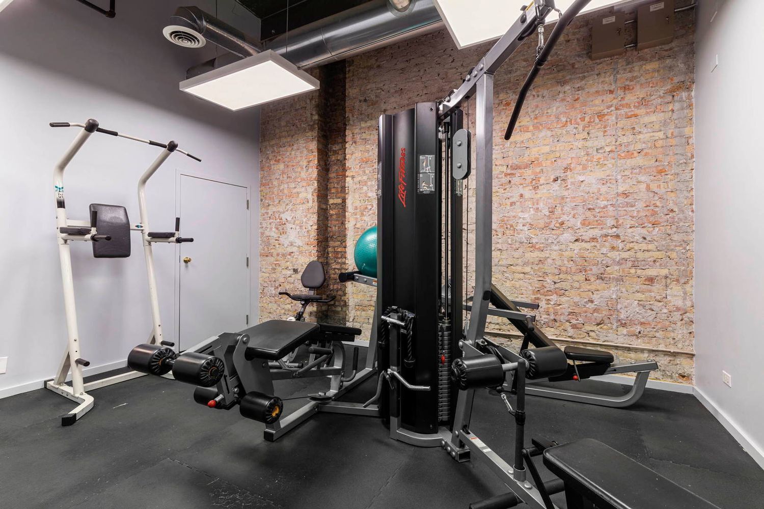 Building Photo - 1528 S Wabash Ave