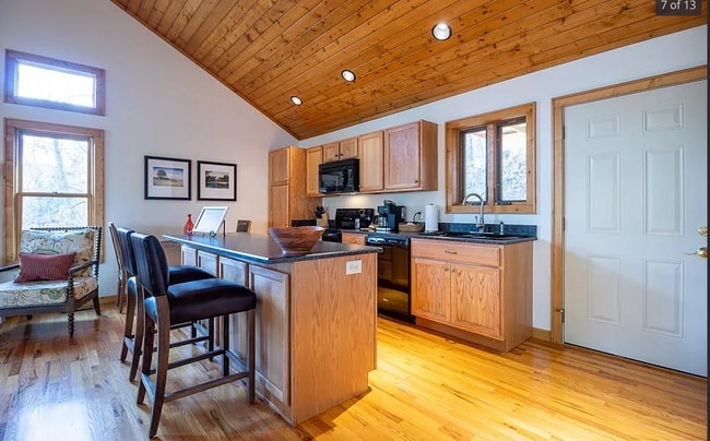 Building Photo - 205 Blue Stone Trail