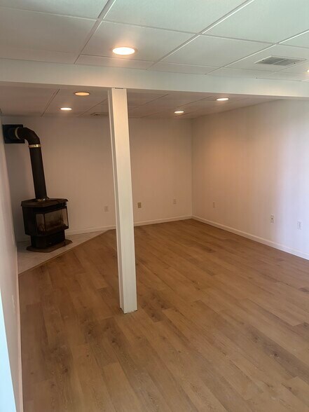 Living room - 25 Gracedale Ave