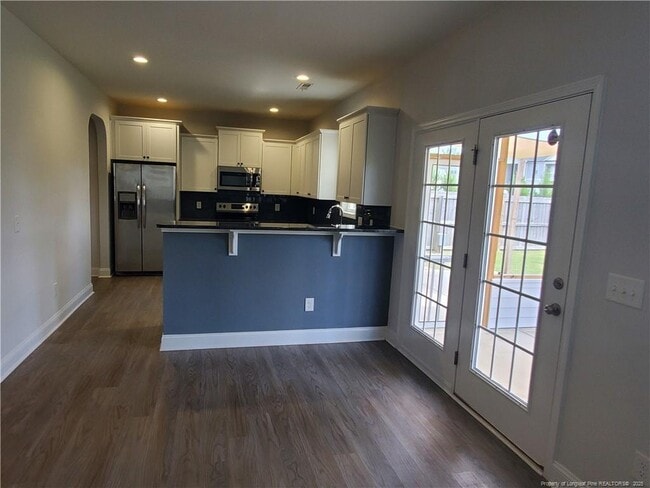 Building Photo - 5717 Pondhaven Dr