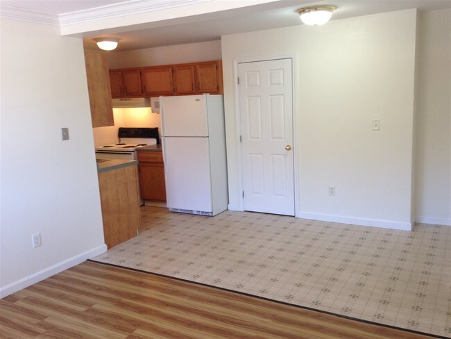 Building Photo - 3861 Brown Ave
