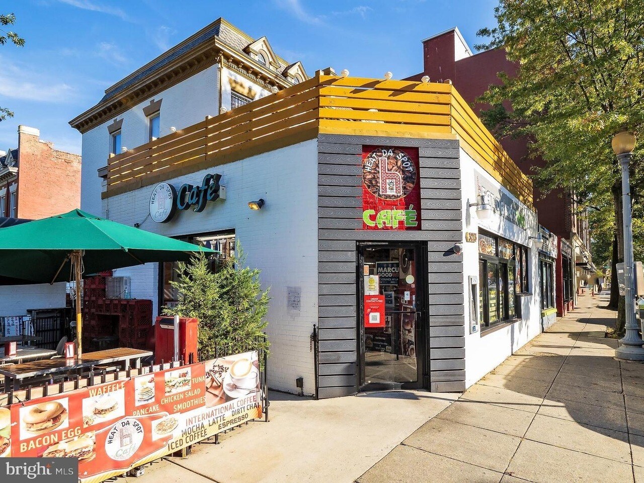 Cafe around the corner - 616 Lamont St NW