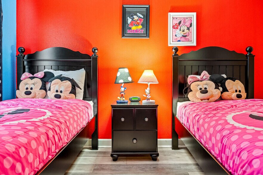 Building Photo - 1496 Moon Valley Dr