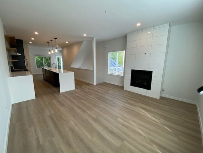 Building Photo - 3Bd/3Ba Monroe Townhouse