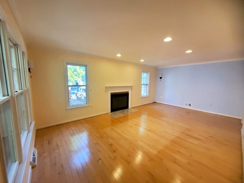 Building Photo - 1576 Ivystone Ct