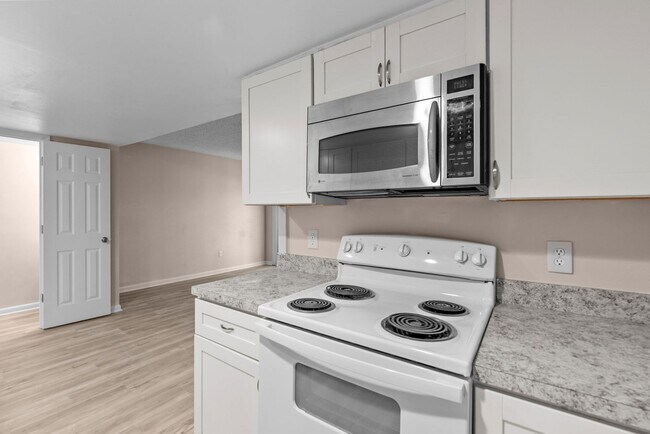 Building Photo - VB Townhouse 3 bedrooms