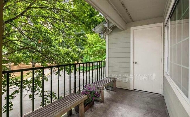 Building Photo - 755 5th Ave NW