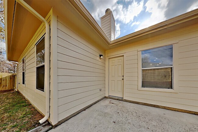 Building Photo - 2200 Jefferson Crossing Dr