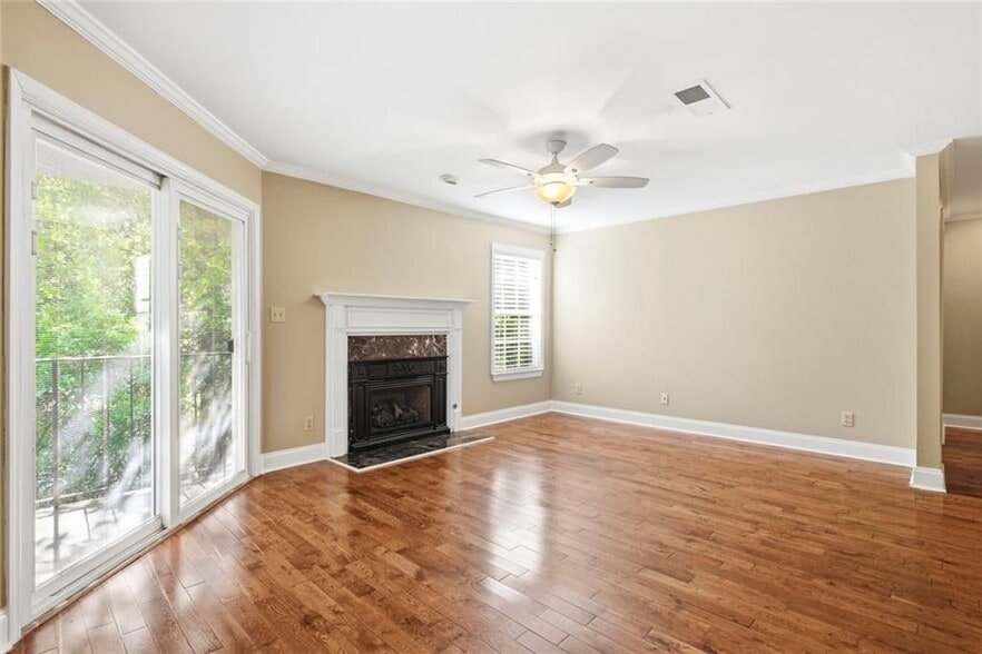 Building Photo - 728 Ridgefield Dr
