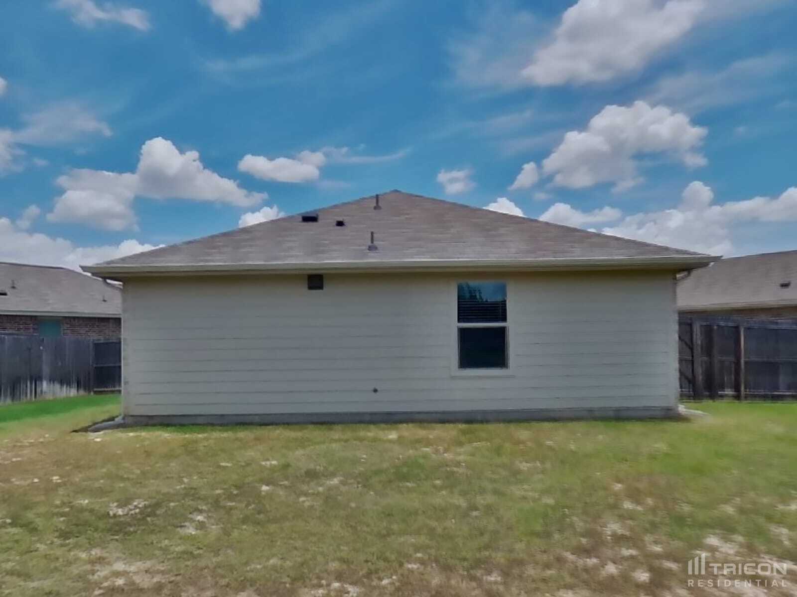 Building Photo - 6028 Parkview Hills Ln