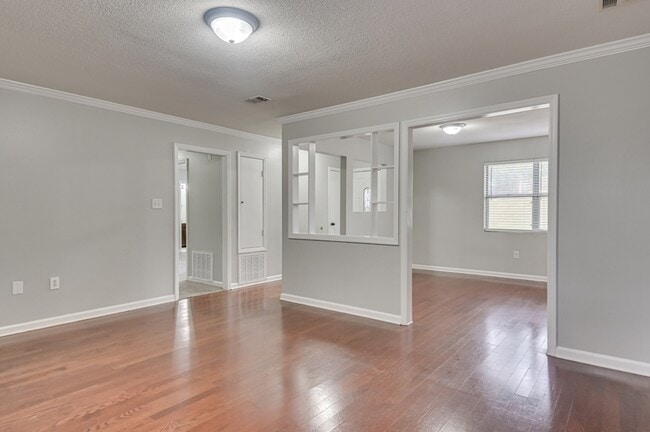 Building Photo - 2919 Cable Way