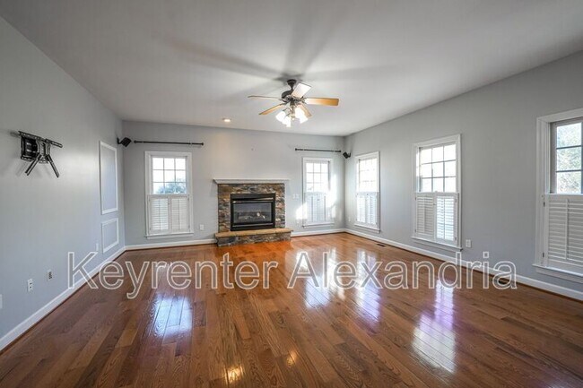 Building Photo - 13568 Heritage Farms Dr