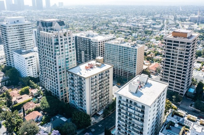 Building Photo - 10747 Wilshire Blvd
