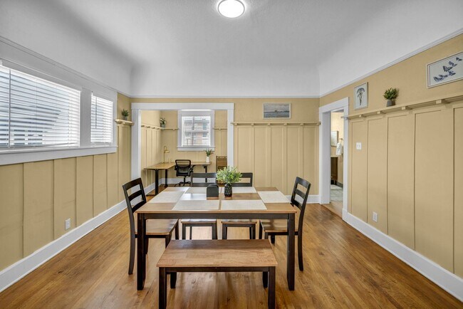 Building Photo - FULLY FURNISHED & BEAUTIFULLY REMODELED CLASSIC HOME NEAR UNR WITH UNBEATABLE I-80 ACCESS