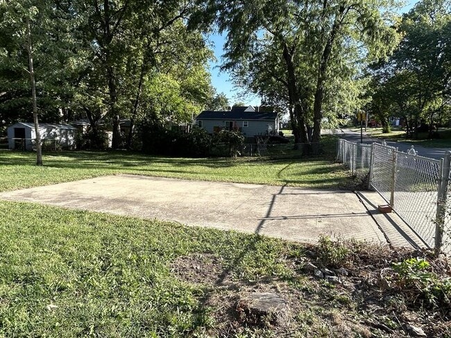 Building Photo - 6321 W 57th Terrace