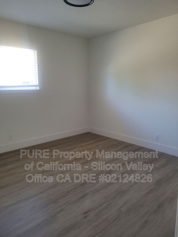 Building Photo - 3420 Pitcairn Way