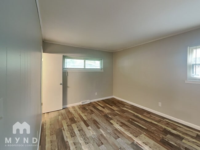 Building Photo - 4957 Betsy Dr