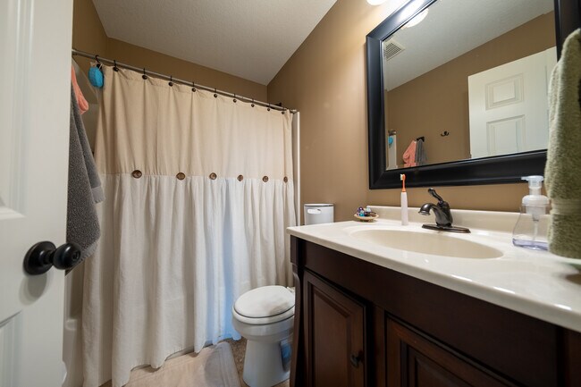 Building Photo - 15615 Dunberry Way