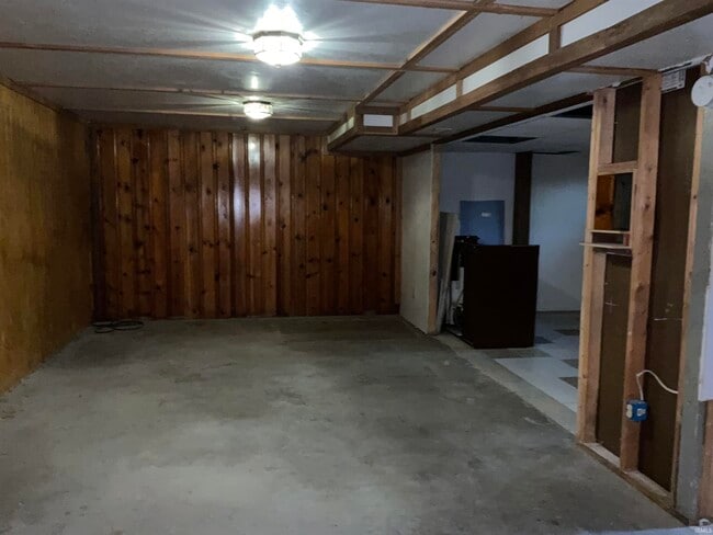 Building Photo - 13928 Parent Rd