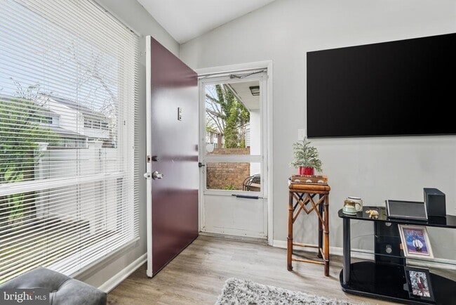 Building Photo - 7 Dennison Dr