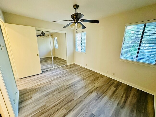 Building Photo - Ground Floor 1BR Condo with Private Yard in South Austin