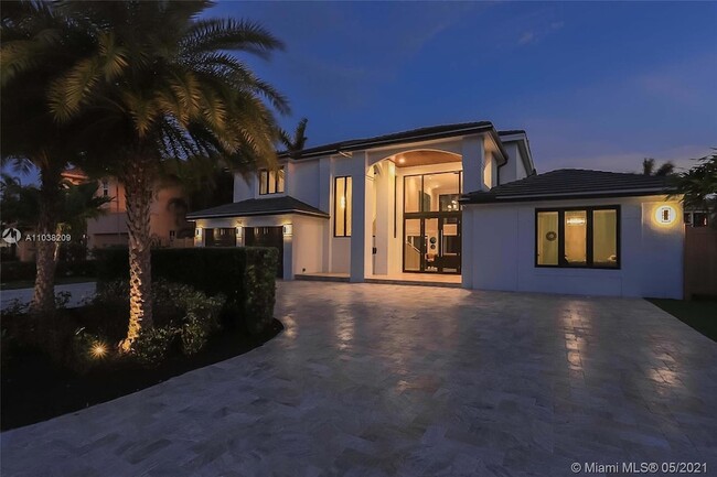 Building Photo - 750 Marine Dr