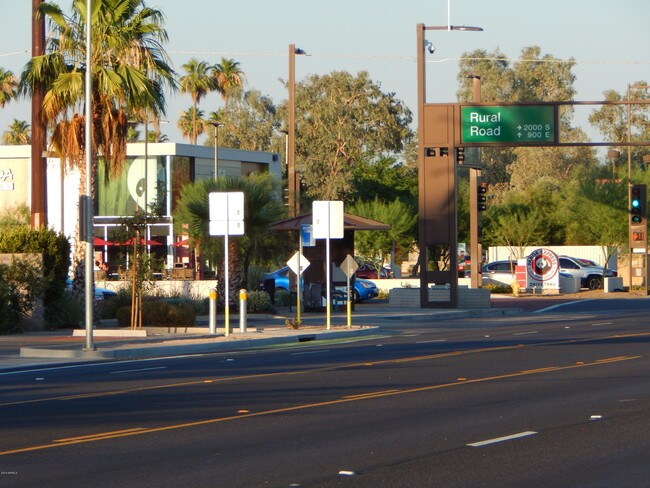Building Photo - 2103 S Granada Dr
