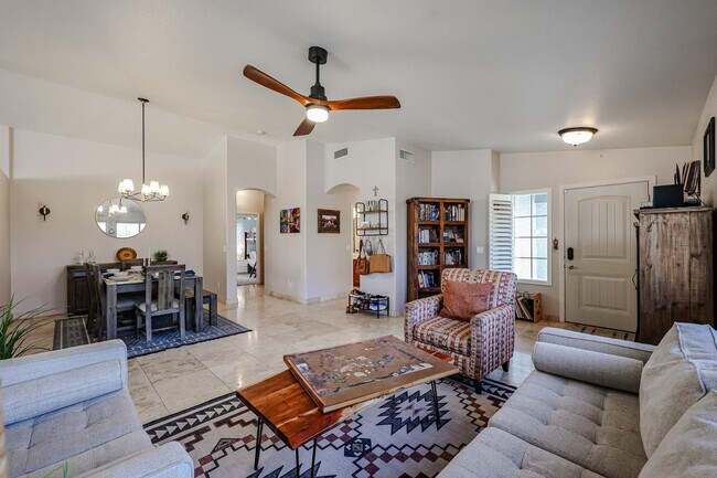 Building Photo - 4010 E Sidewinder Ct