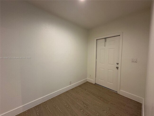 Building Photo - 108 NW 2nd Ave