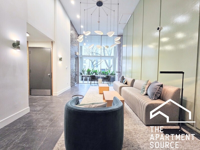 Building Photo - 1365 N Dearborn St