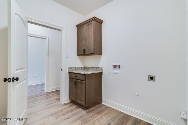 Building Photo - 209 Mintmere Ln
