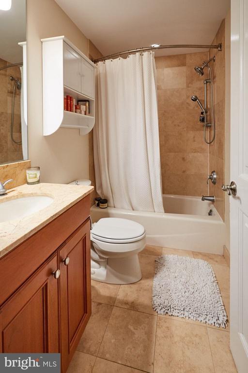 Building Photo - 1701 Locust St