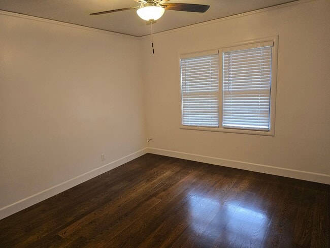 Building Photo - 1320  Polly&#39;s Trust Colonial