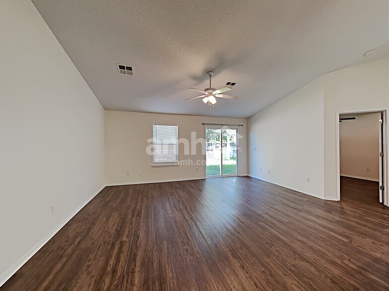 Building Photo - 9468 W Trestlewood Dr