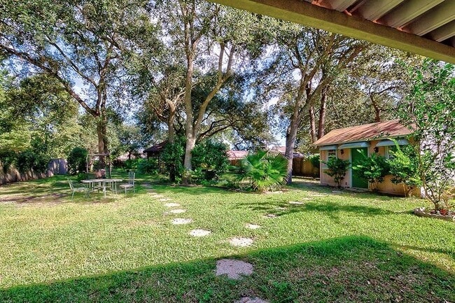 Building Photo - 508 Tanglewood Dr
