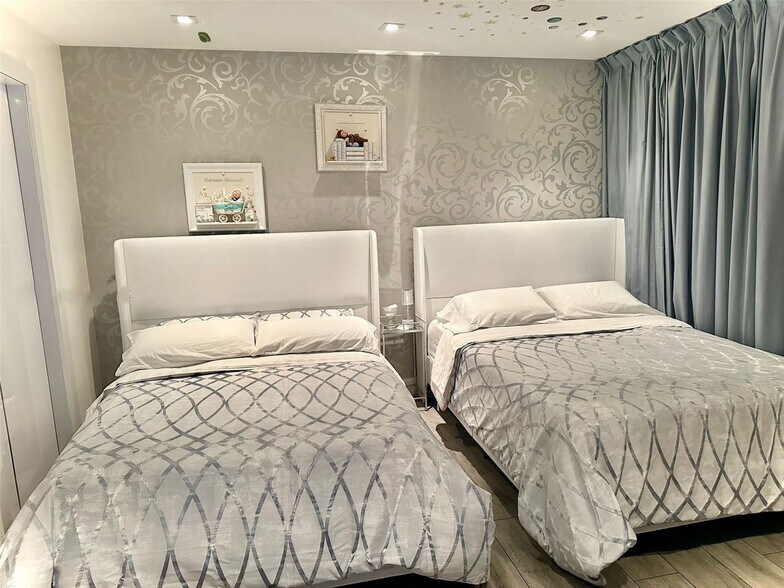 Building Photo - 1150 98th St