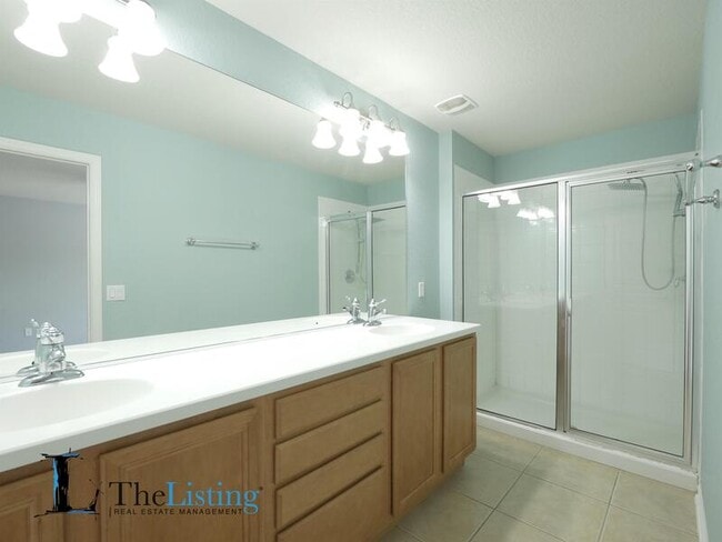 Building Photo - 12958 Vennetta Way