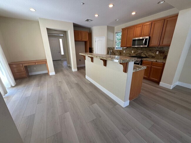 Building Photo - 2397 Tamalpais Ave